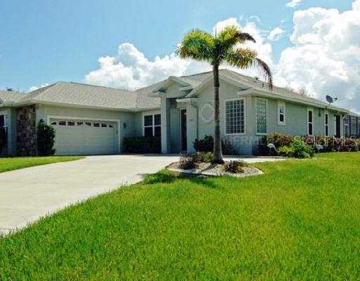 1753 Kingsdown Dr., Sarasota, FL 34240