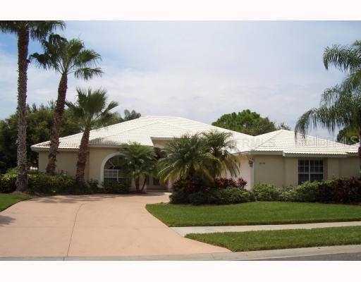 8926 Grey Oaks Ave., Sarasota, FL 34238