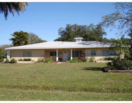 3313 W Forest Lake Cir., Sarasota, FL 34232