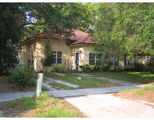 1638 Oak St., Sarasota, FL 34236