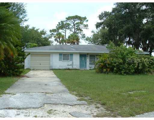 303 Dona Dr., Nokomis, FL 34275