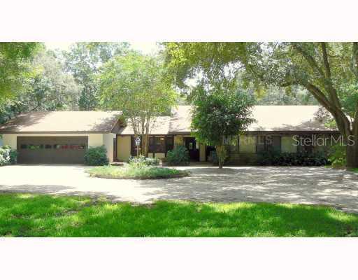 3915 62nd St., Bradenton, FL 34208