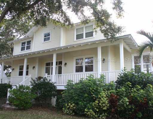 2211 6th St., Bradenton, FL 34221