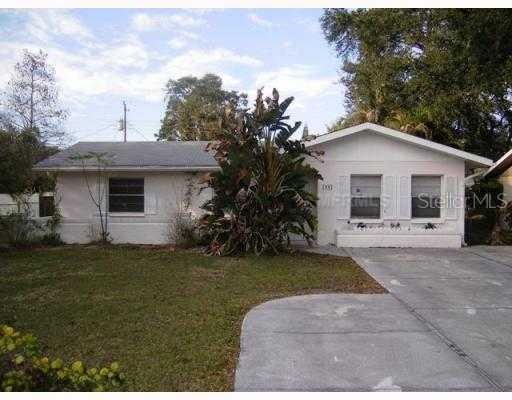 2945 Williamsburg St., Sarasota, FL 34231