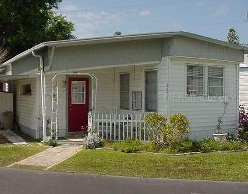 2075 N Mobile Estates Dr., Sarasota, FL 34231