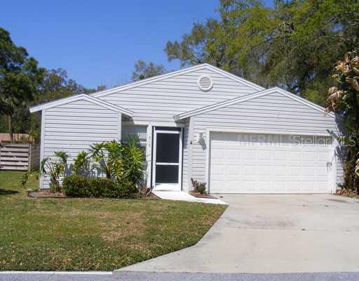 319 Bearded Oaks Cir., Sarasota, FL 34232