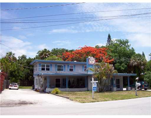 4859 Commonwealth Dr., Sarasota, FL 34242