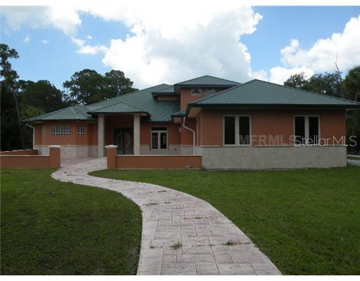 7015 32nd Ave., Bradenton, FL 34208