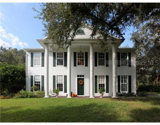 1534 Kingsdown Dr., Sarasota, FL 34240