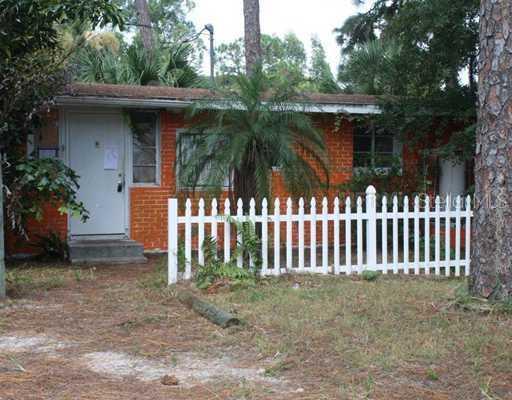 121 Cedar St., Englewood, FL 34223