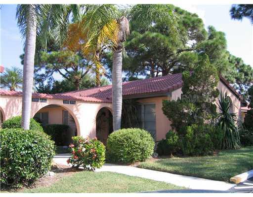 2161 Pueblo Cir. #V-16, Sarasota, FL 34231