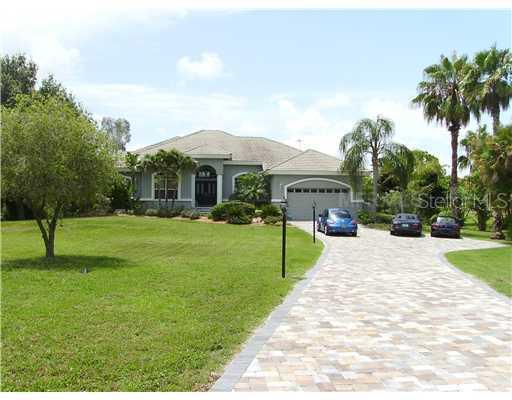 302 Nash Ave., Nokomis, FL 34275