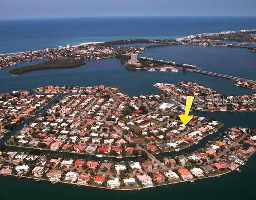 452 E Royal Flamingo Dr., Sarasota, FL 34236