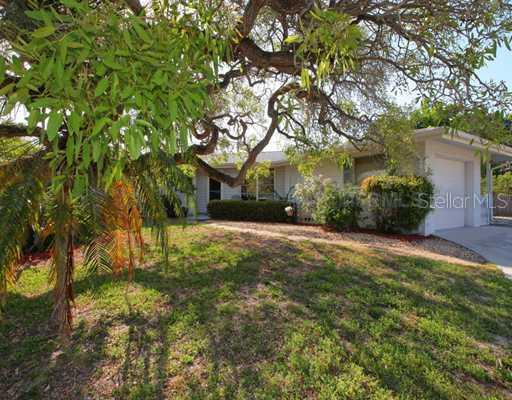 6339 Colonial Dr., Sarasota, FL 34231