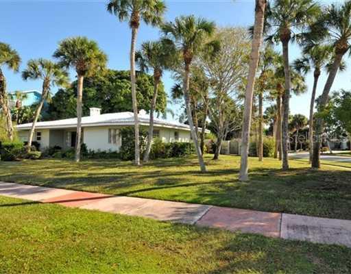 375 N Washington Dr., Sarasota, FL 34236