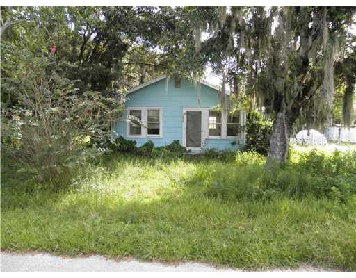 3023 21st St., Bradenton, FL 34208