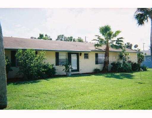 205 Peacock Ln., Holmes Beach, FL 34217