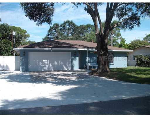 2116 Upton Ave., Sarasota, FL 34232