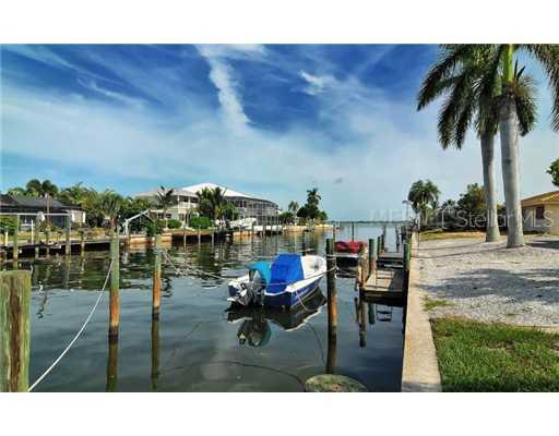 3712 Royal Palm Dr., Bradenton, FL 34210