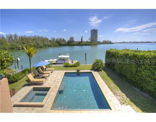 35 S Washington Dr., Sarasota, FL 34236