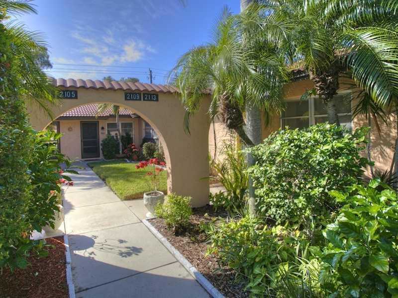 2113 Pueblo Cir. #V-4, Sarasota, FL 34231