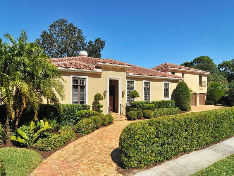 1589 Gulfview Dr., Sarasota, FL 34236