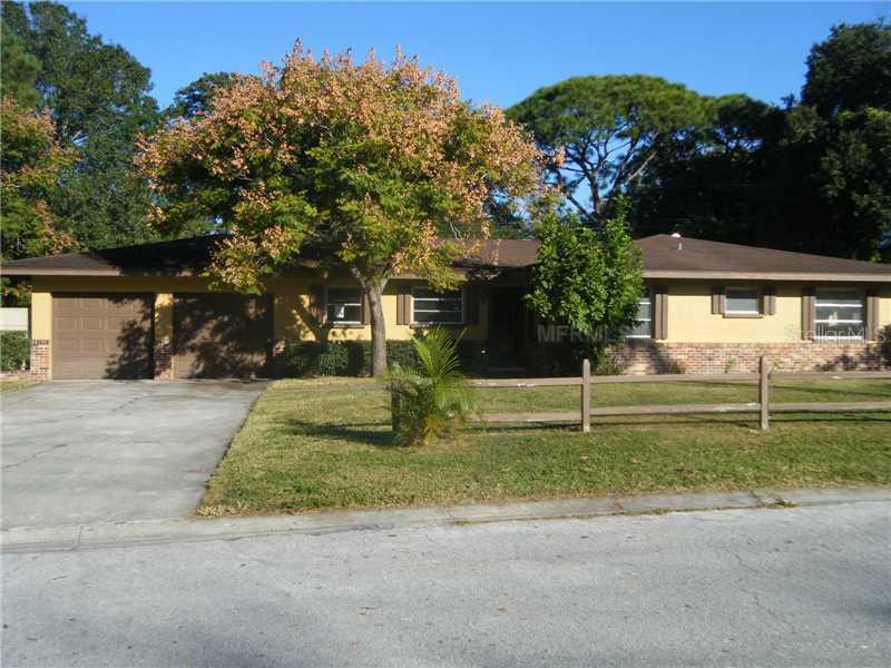 2937 Pinecrest Way, Sarasota, FL 34239