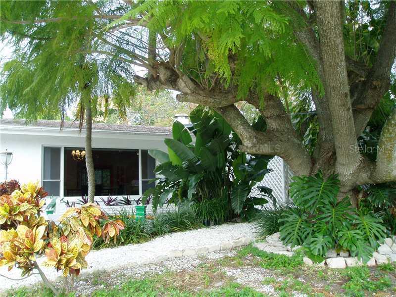 2557 Tulip St., Sarasota, FL 34239