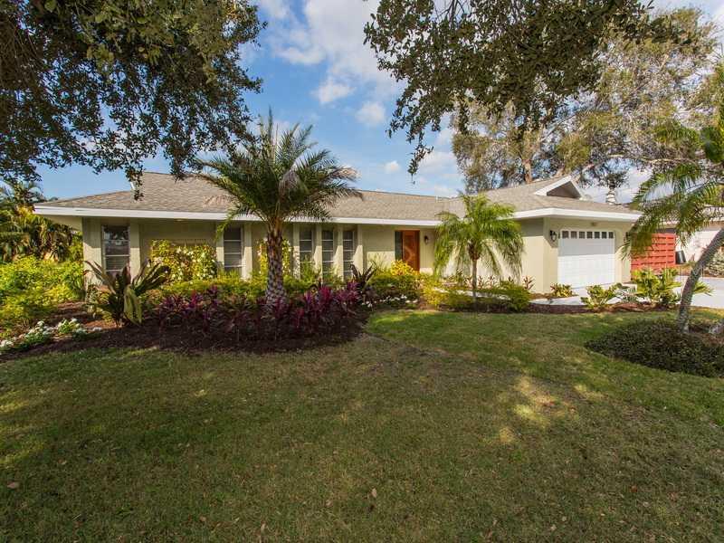 1807 Stanford Ln., Sarasota, FL 34231