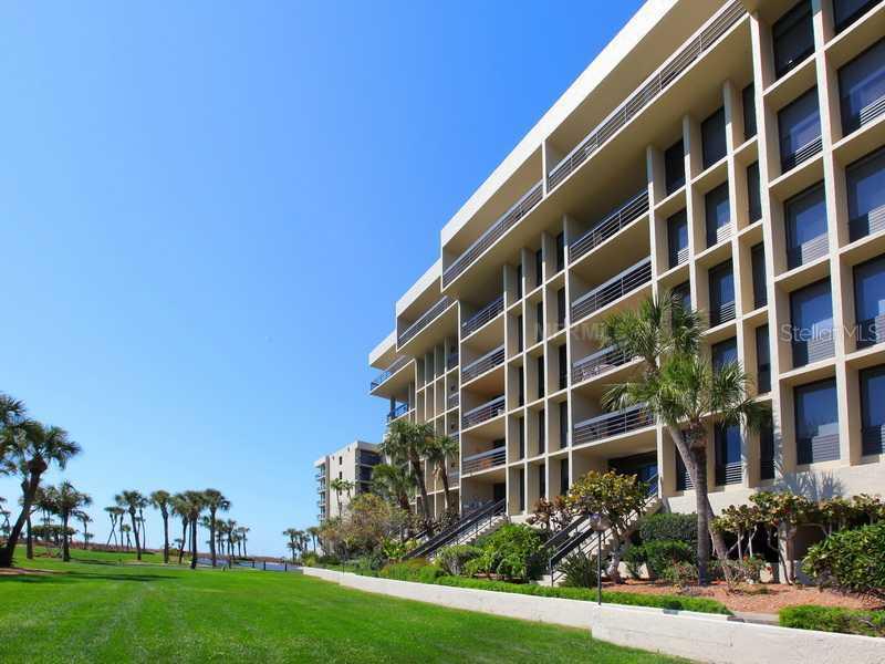 1075 Gulf Of Mexico Dr. #104, Longboat Key, FL 34228