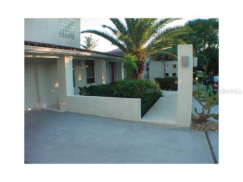 572 Schooner Ln., Longboat Key, FL 34228