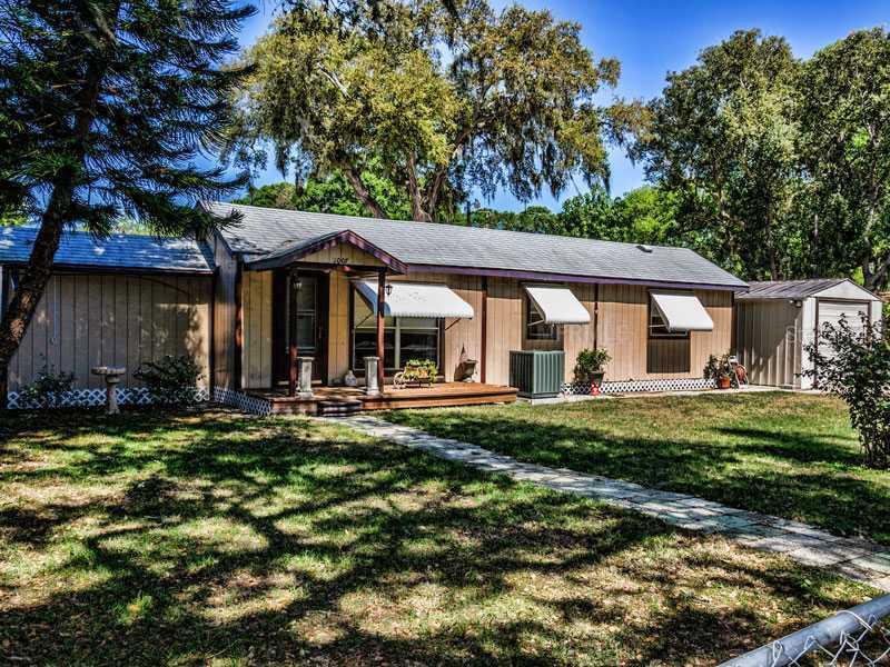 2007 8th Ave., Bradenton, FL 34208