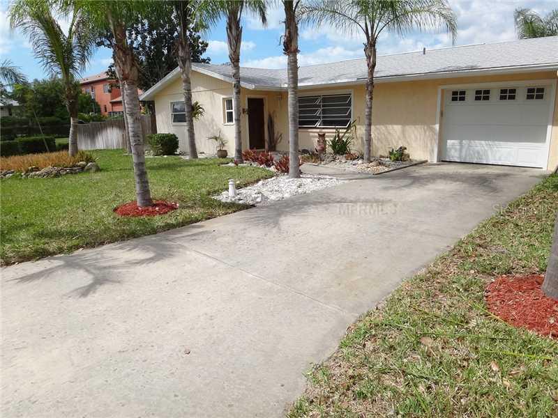 555 Bob Hope Dr., Nokomis, FL 34275