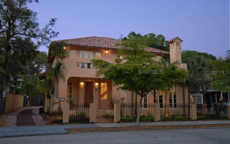 1871 Laurel St., Sarasota, FL 34236