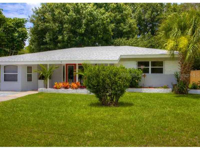 4221 Larkin St., Sarasota, FL 34232