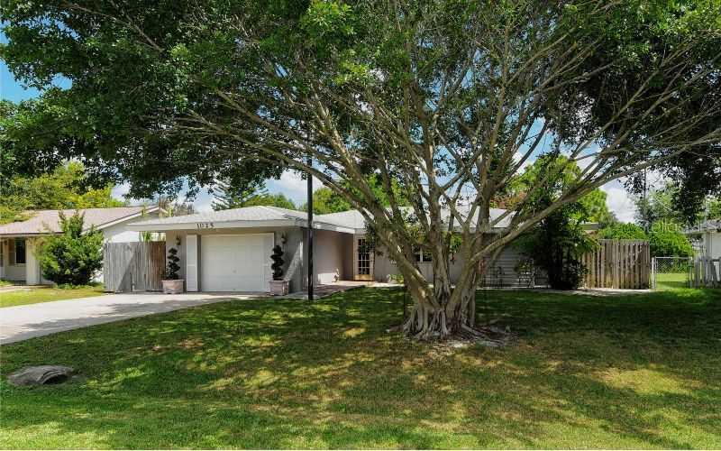 1025 Gulf Coast Blvd., Venice, FL 34285