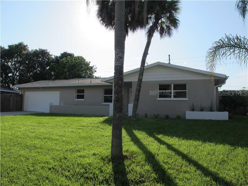 2631 Suncrest Dr., Sarasota, FL 34239