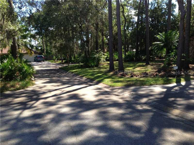 2842 Northwood Cir., Sarasota, FL 34234