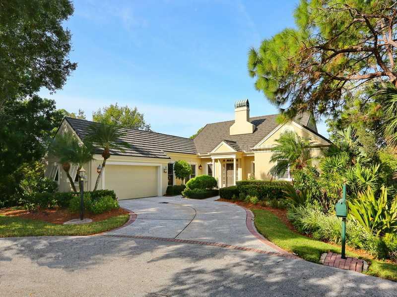 159 Bishopscourt Rd., Osprey, FL 34229