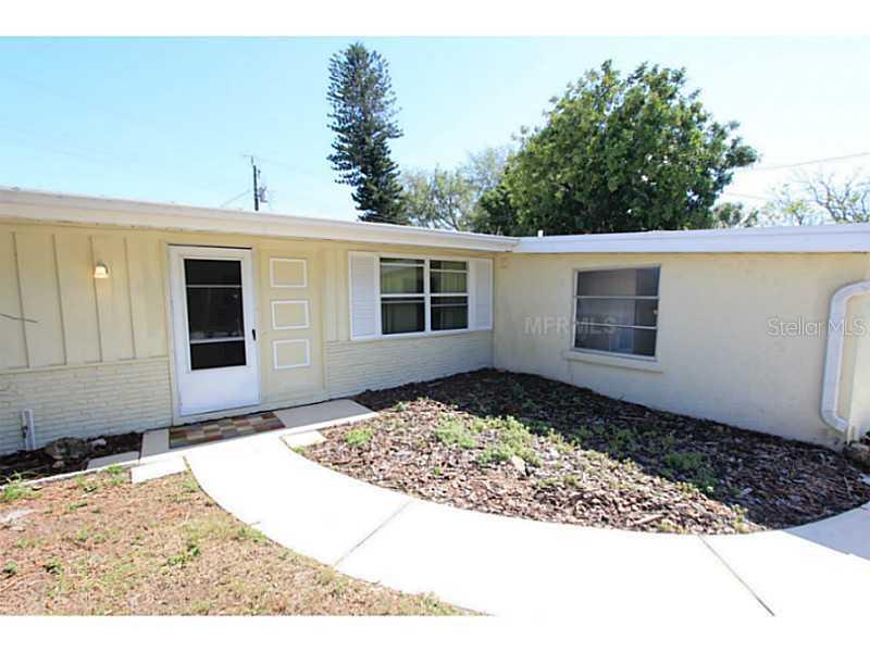 5555 Waneta Pl., Sarasota, FL 34231