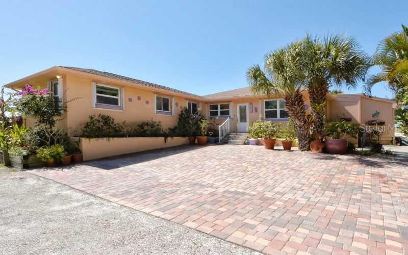 5024 N Beach Rd., Englewood, FL 34223