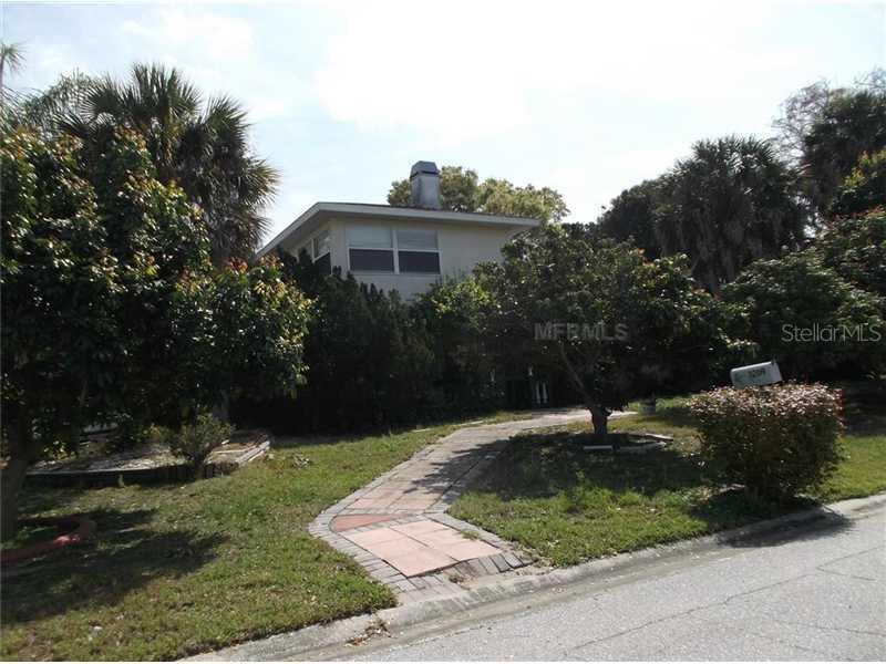 3209 Elmore Pl., Sarasota, FL 34239