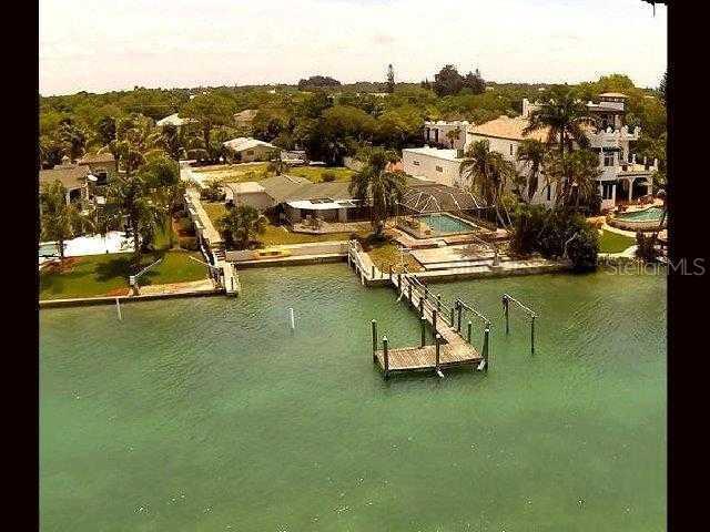 213 Bayshore Rd., Nokomis, FL 34275