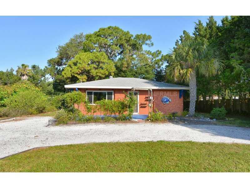 406 Pine Rd., Nokomis, FL 34275