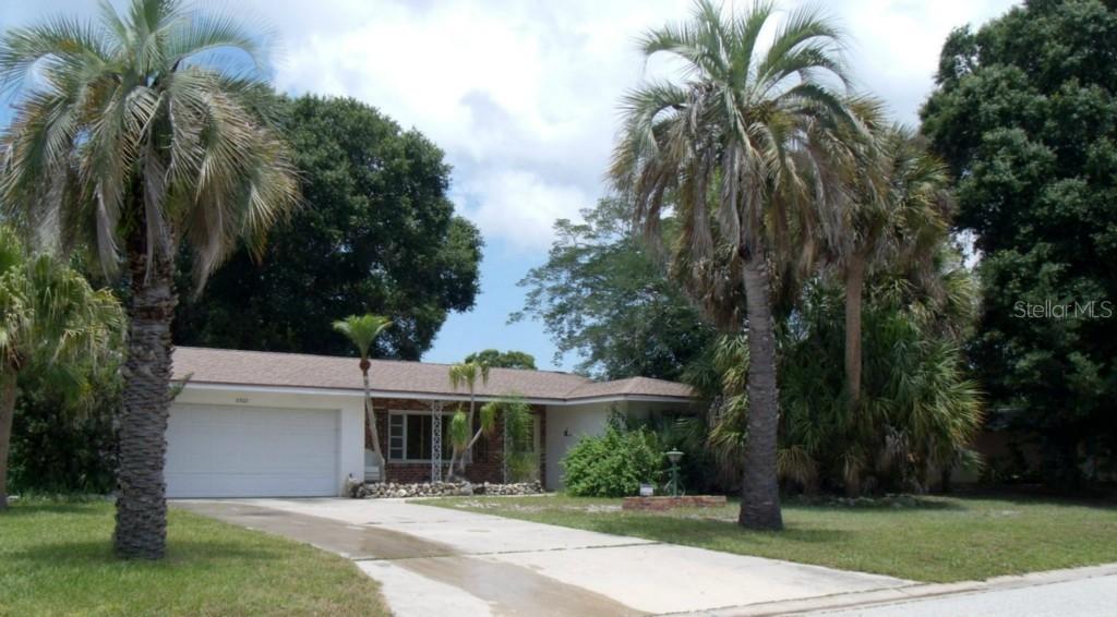 2522 Darwin Ave., Sarasota, FL 34239