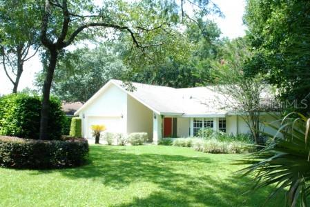 25837 Merion Cricket Ave., Sorrento, FL 32776