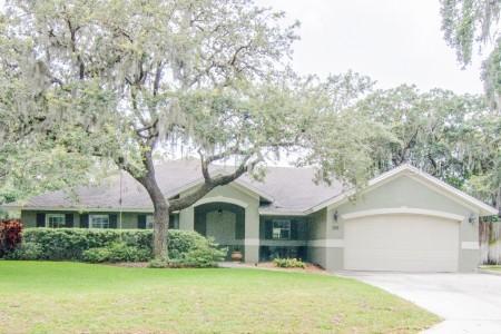 109 Oakwood Dr., Largo, FL 33770