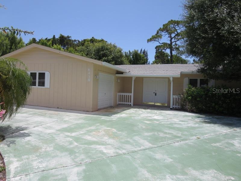6438 Colonial Dr., Sarasota, FL 34231