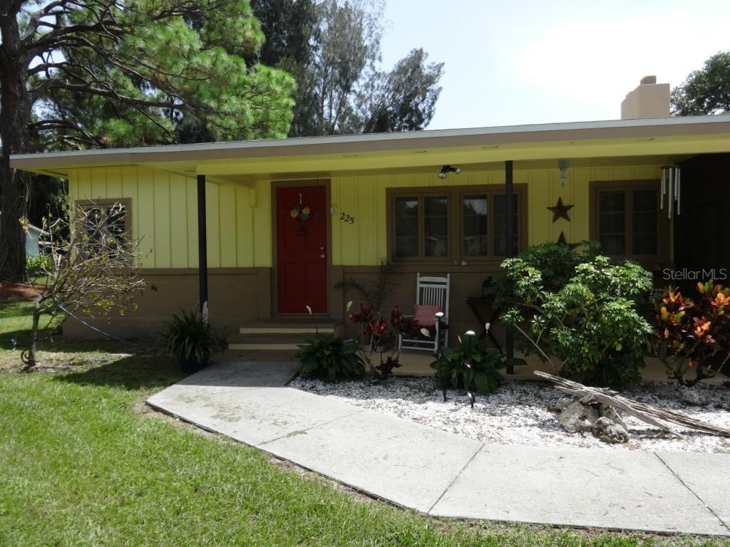 225 Avenida De La Isla, Nokomis, FL 34275