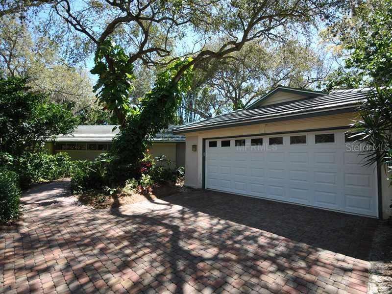 1518 Eastbrook Dr., Sarasota, FL 34231